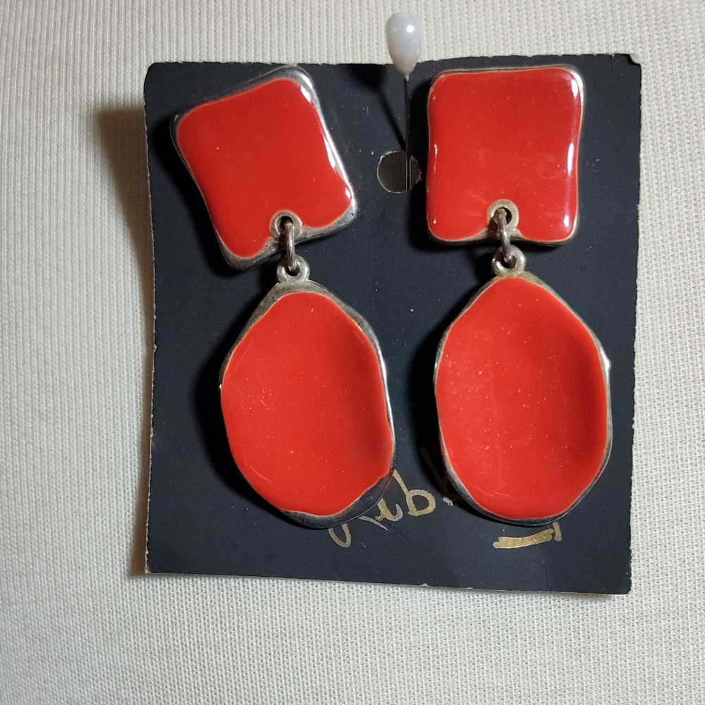 Red Gold dangle Enamel Earrings NWOT